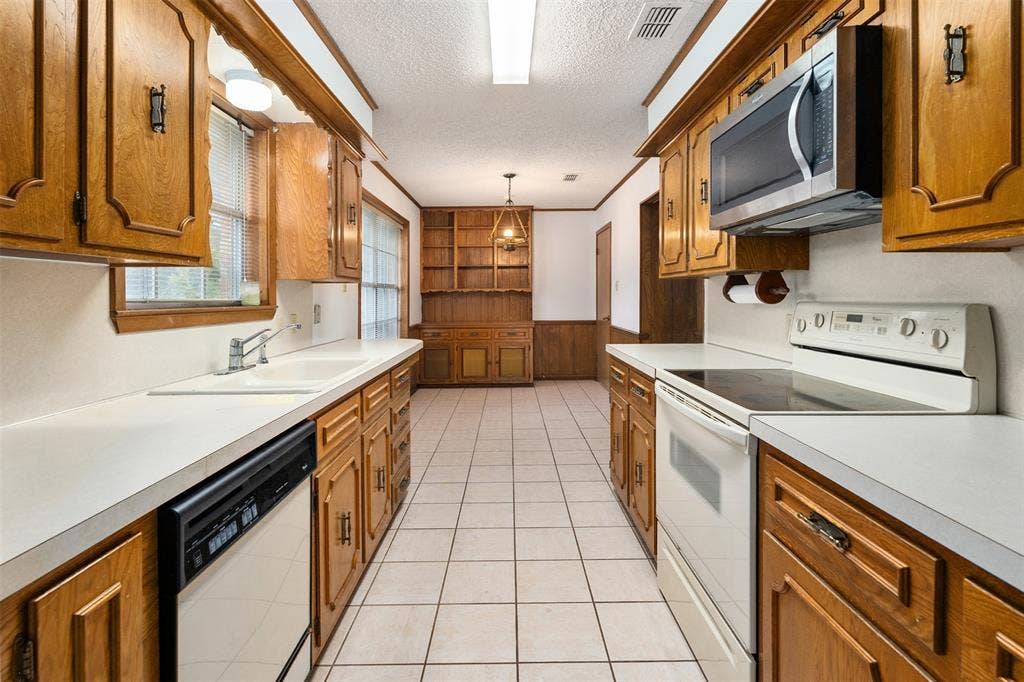 925 Bradley Drive, Athens, TX 75751 925 Bradley Drive, Athens, TX 75751