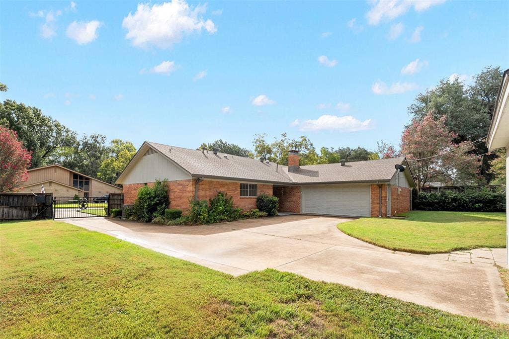 925 Bradley Drive, Athens, TX 75751 925 Bradley Drive, Athens, TX 75751