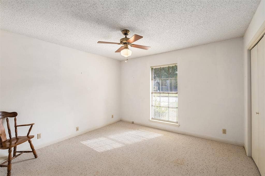 925 Bradley Drive, Athens, TX 75751 Bedroom 3 with half bath
