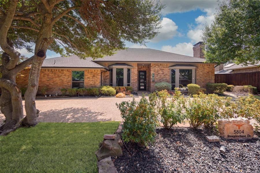 Property photo for 5804 Steeplechase Drive, Plano, TX