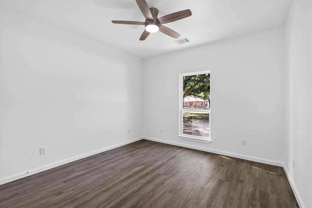 140 Bedfords Bend, Gun Barrel City, TX 75156 140 Bedfords Bend, Gun Barrel City, TX 75156