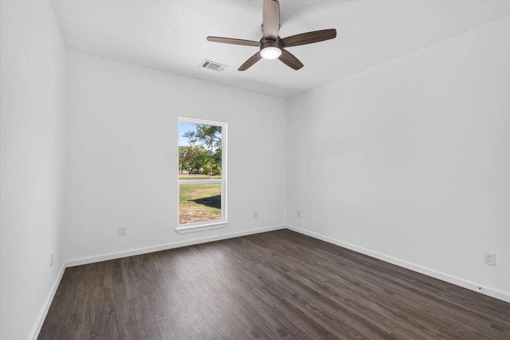 140 Bedfords Bend, Gun Barrel City, TX 75156 140 Bedfords Bend, Gun Barrel City, TX 75156