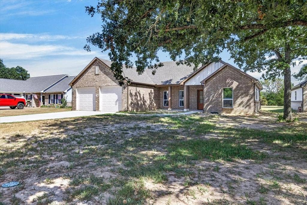 140 Bedfords Bend, Gun Barrel City, TX 75156 140 Bedfords Bend, Gun Barrel City, TX 75156