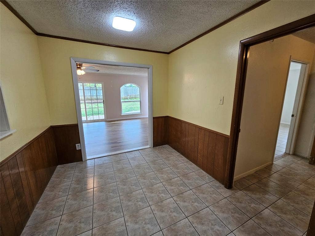 1109 W Redbud Drive, Hurst, TX 76053 1109 W Redbud Drive, Hurst, TX 76053