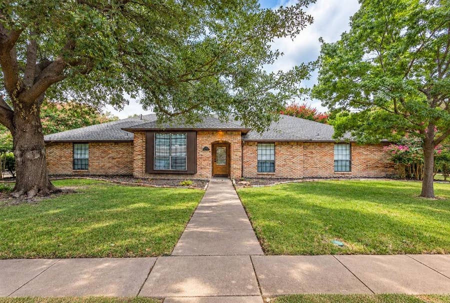 Property photo for 1405 Hattiesburg Lane, Garland, TX