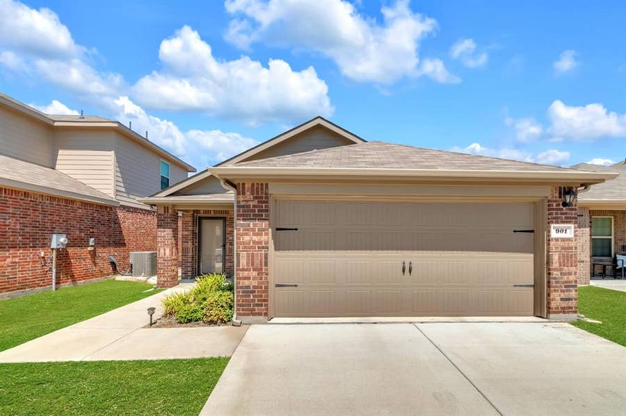Property photo for 901 Country Road, Royse City, TX