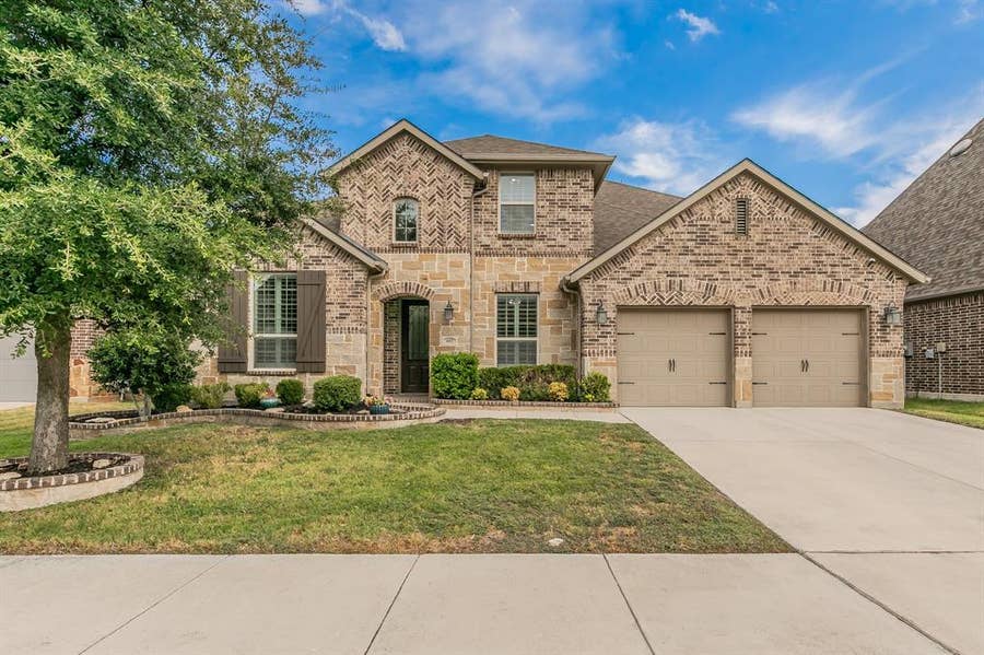 Property photo for 405 Marbrook Court, Fort Worth, TX