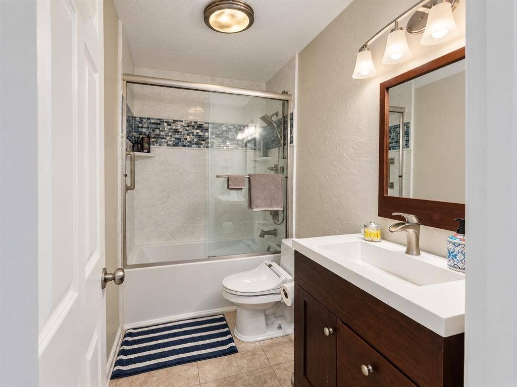 202 Browning Lane, Grand Prairie, TX 75052 202 Browning Lane, Grand Prairie, TX 75052