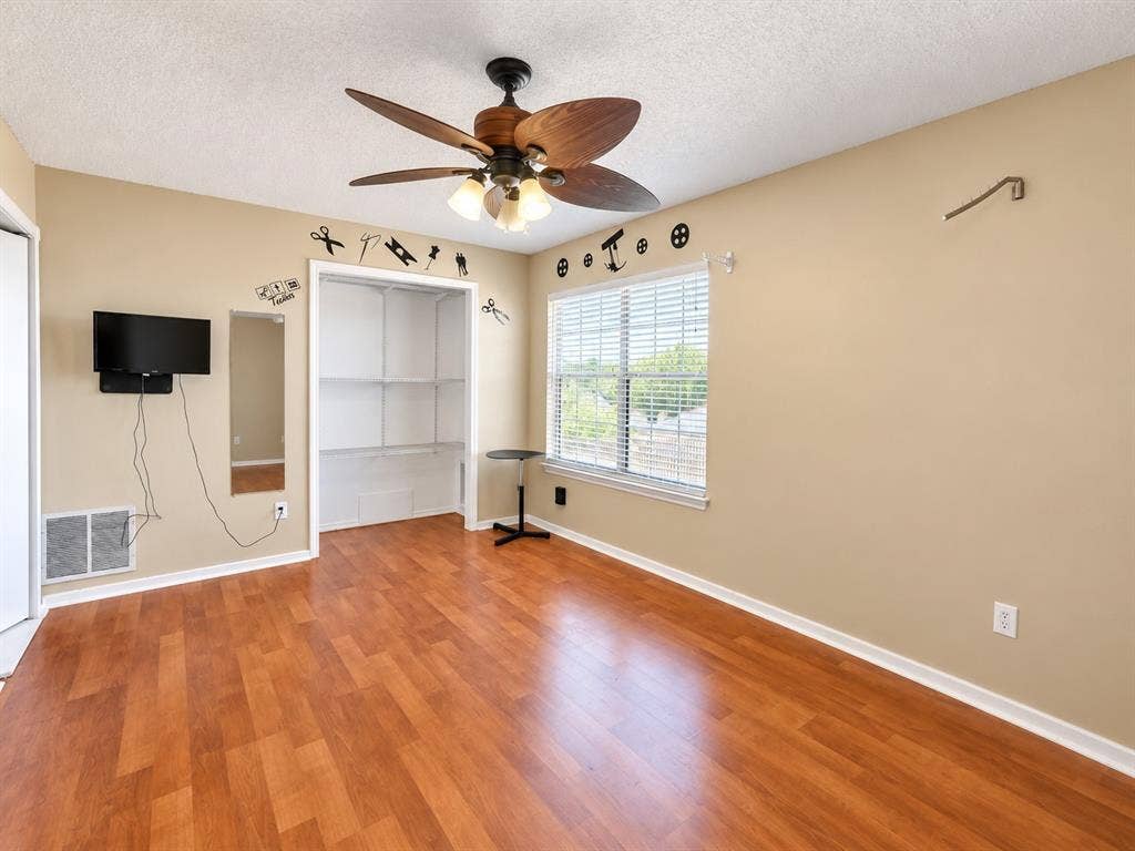 202 Browning Lane, Grand Prairie, TX 75052 202 Browning Lane, Grand Prairie, TX 75052