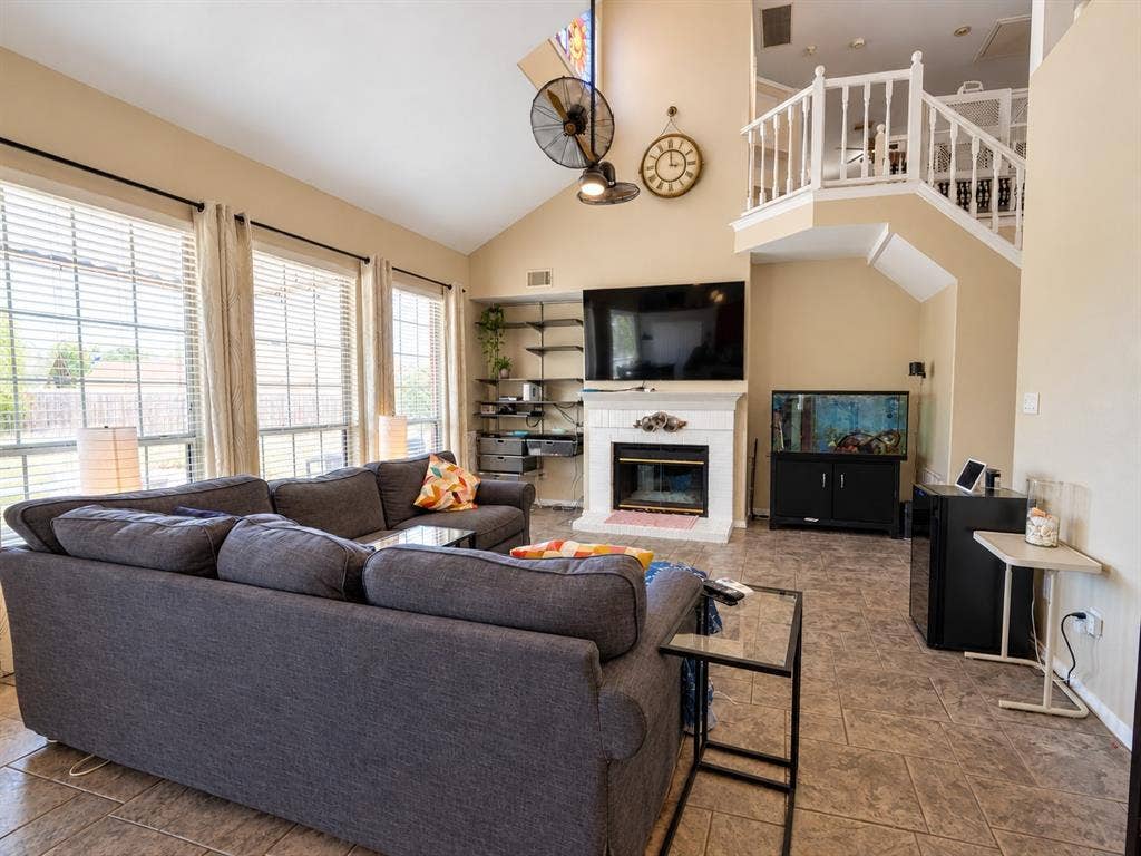 202 Browning Lane, Grand Prairie, TX 75052 202 Browning Lane, Grand Prairie, TX 75052
