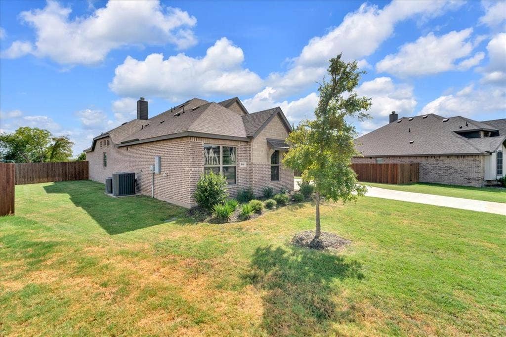 846 Deleon Drive, Midlothian, TX 76065