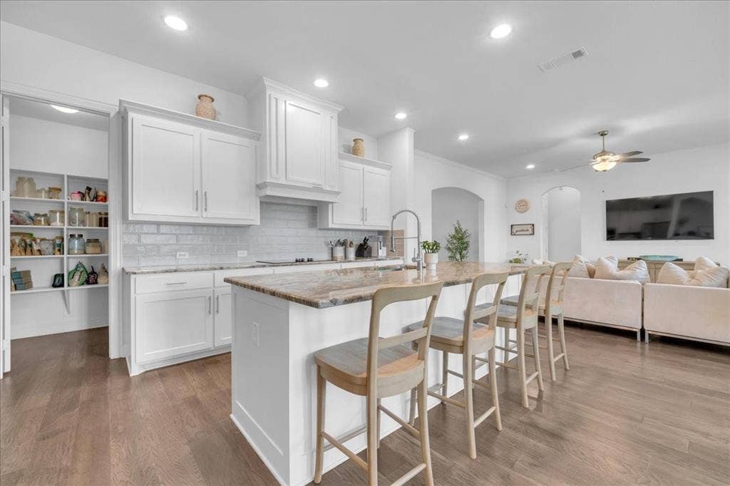 846 Deleon Drive, Midlothian, TX 76065