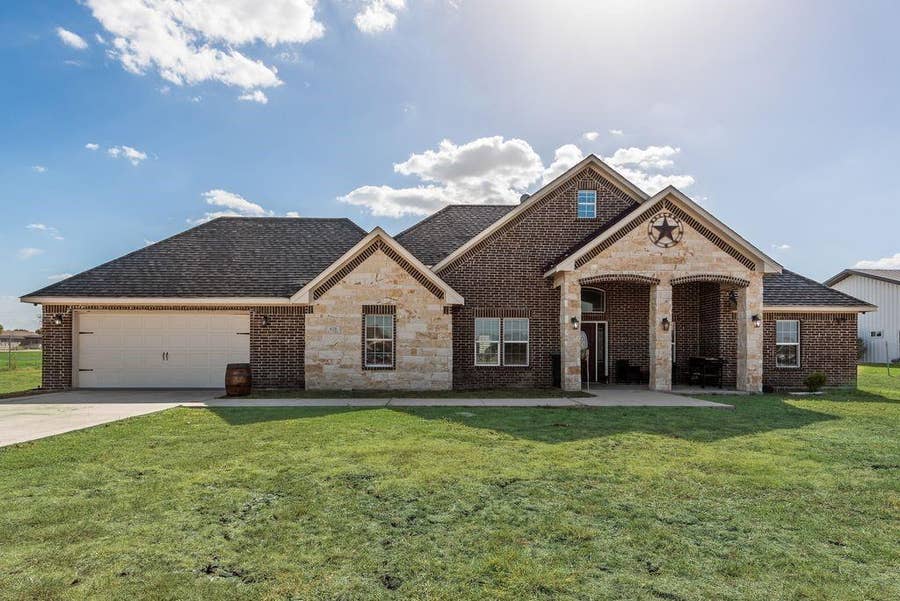Property photo for 610 Ewing Road, Ferris, TX