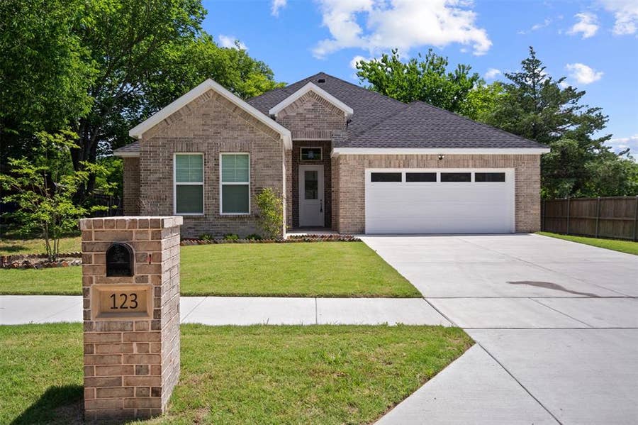 Property photo for 123 Bradshaw Street, Waxahachie, TX
