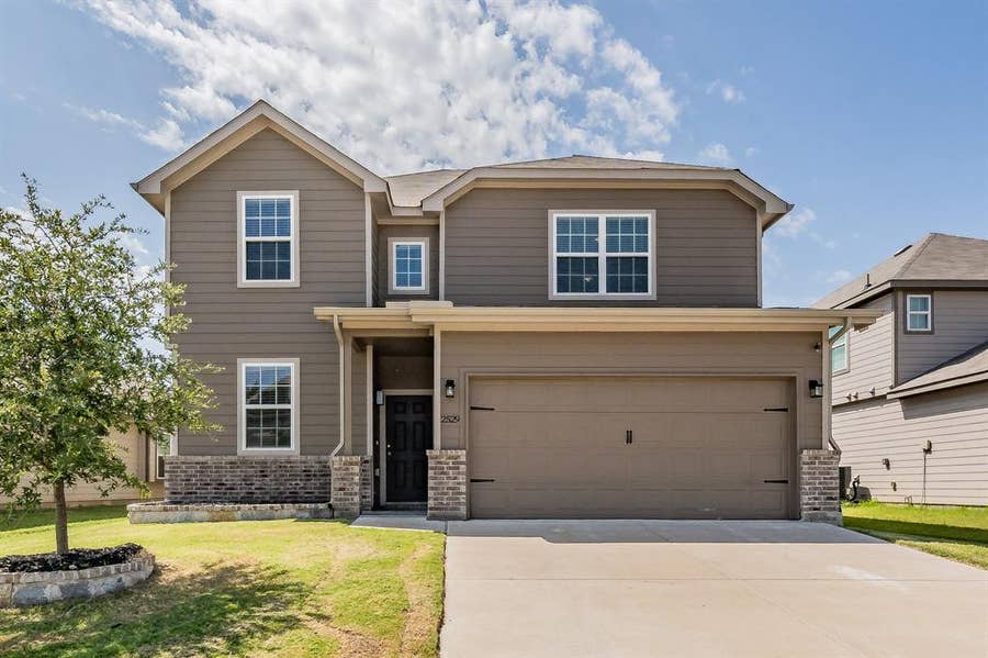 Property photo for 2529 Prickly Pine Trail, Fort Worth, TX