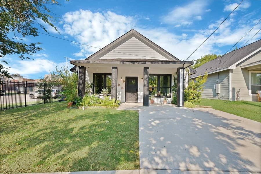 Property photo for 2214 Gordon Street, Greenville, TX