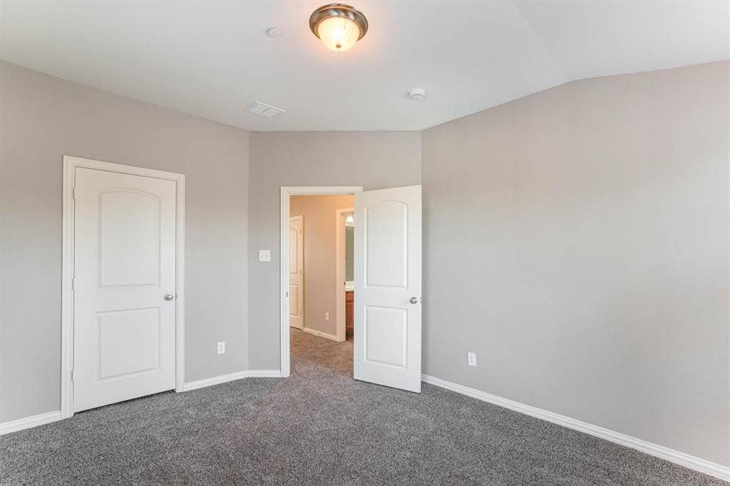 1441 Fox Run Drive, Irving, TX 75063 1441 Fox Run Drive, Irving, TX 75063
