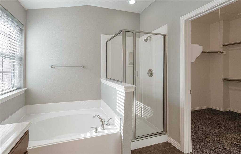 1441 Fox Run Drive, Irving, TX 75063 1441 Fox Run Drive, Irving, TX 75063