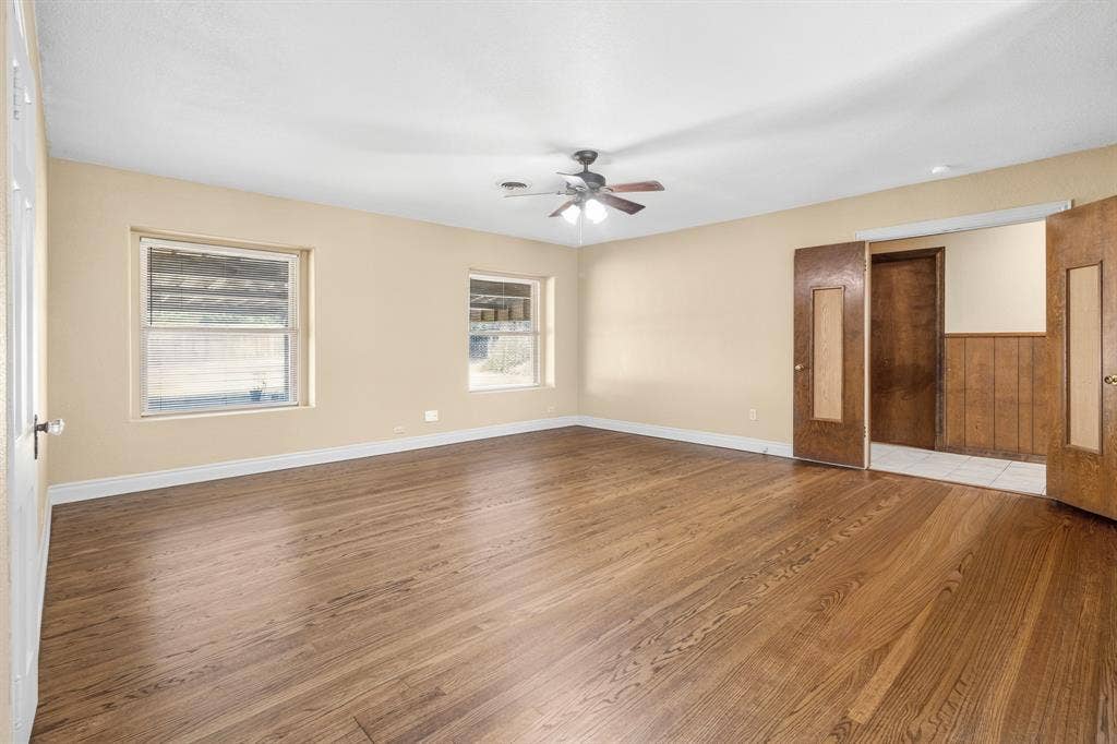 620 Oakwood Lane, Arlington, TX 76012
