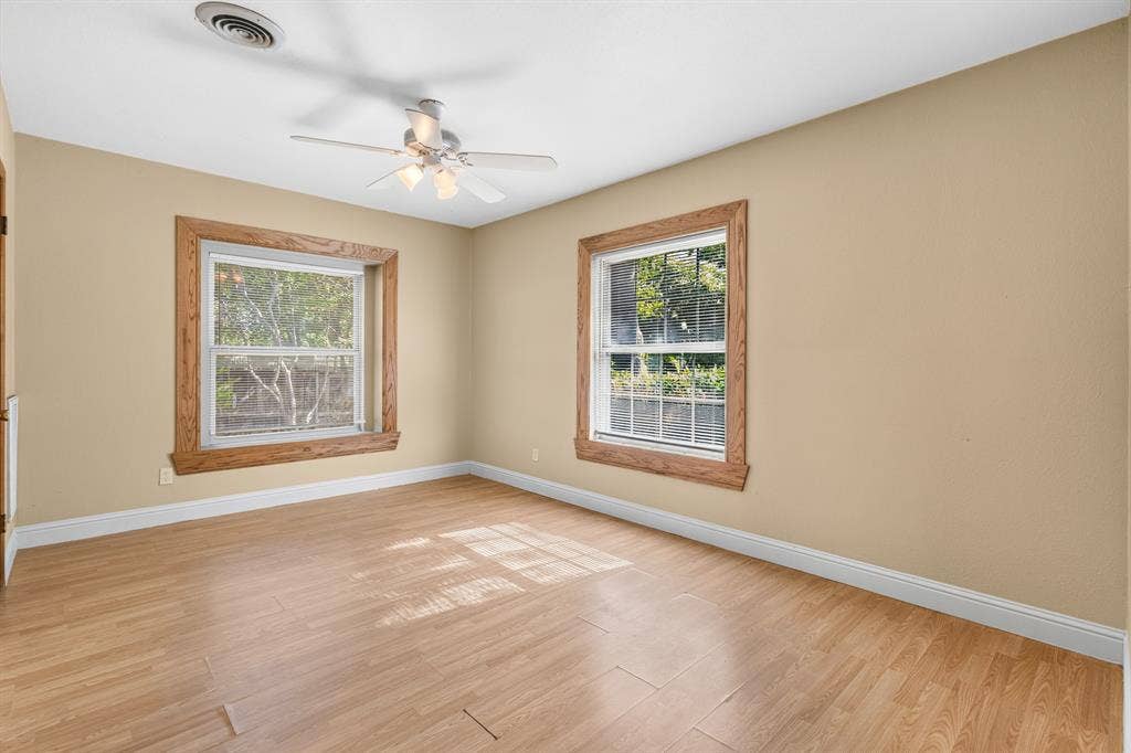 620 Oakwood Lane, Arlington, TX 76012