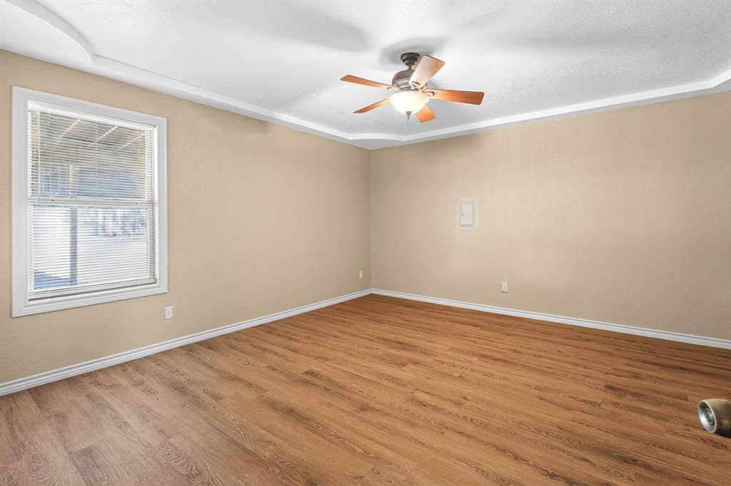 620 Oakwood Lane, Arlington, TX 76012