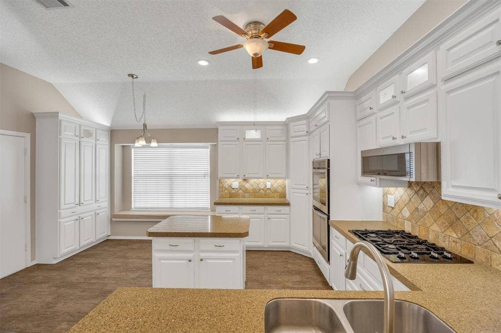 12 Harper Drive, Allen, TX 75002 12 Harper Drive, Allen, TX 75002