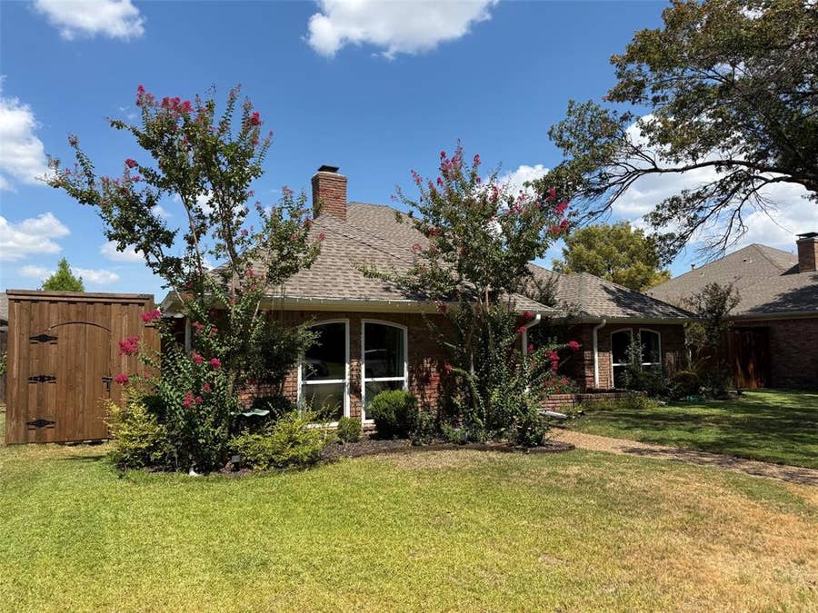 Property photo for 1517 Aylesbury Lane, Plano, TX