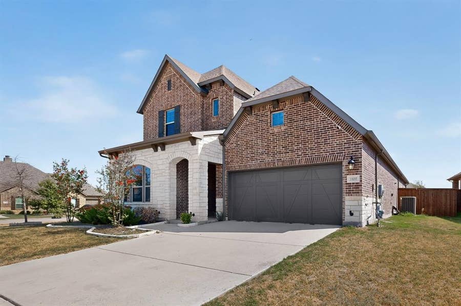 Property photo for 1600 Trellis Drive, Mansfield, TX