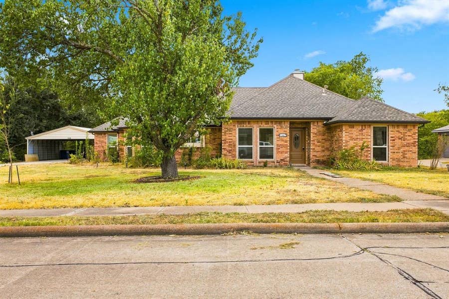 Property photo for 6307 Parkview Drive, Sachse, TX