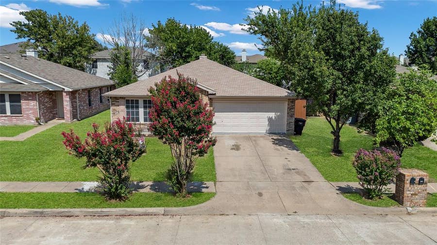 Property photo for 5132 Bedfordshire Drive, Fort Worth, TX