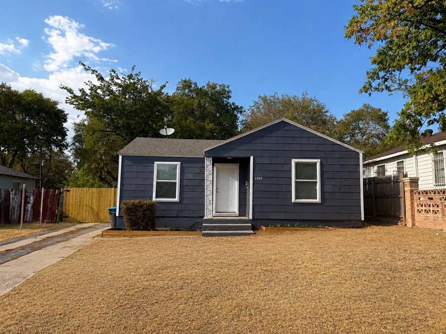 Property photo for 2801 Burchill Road S, Fort Worth, TX