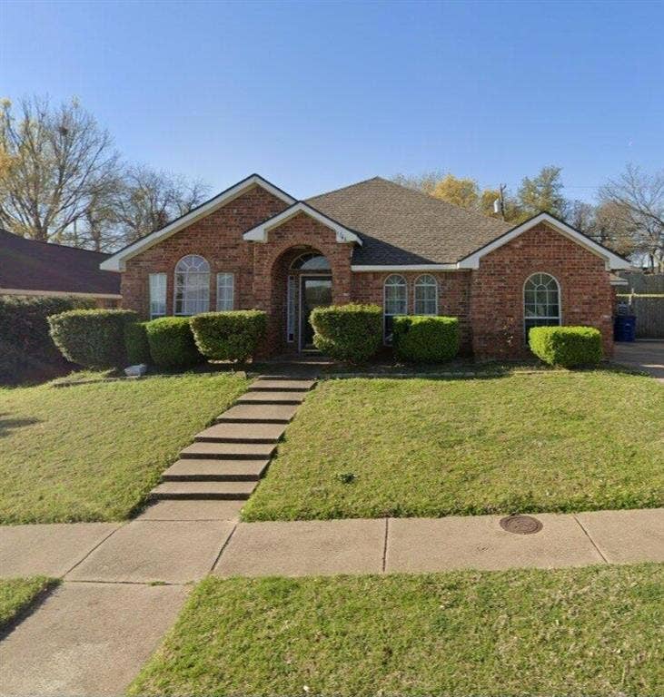 Property photo for 1146 Oak Park Drive, Dallas, TX