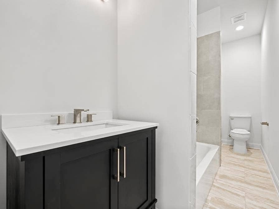 1221 W 16th Street, #F, Houston, TX 77008 1221 W 16th Street, #F, Houston, TX 77008