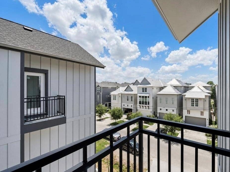 1221 W 16th Street, #F, Houston, TX 77008 1221 W 16th Street, #F, Houston, TX 77008