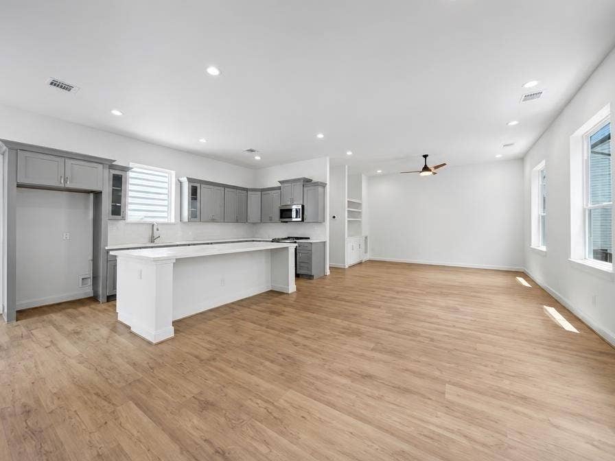 1221 W 16th Street, #F, Houston, TX 77008 1221 W 16th Street, #F, Houston, TX 77008