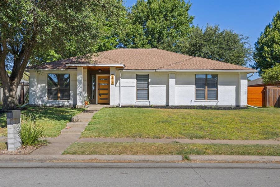 Property photo for 2417 Idlewood Drive, Garland, TX
