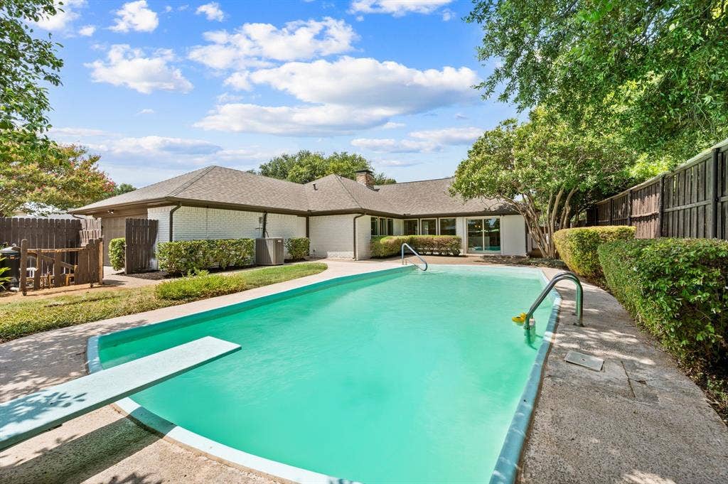 6728 Saint Anne Street, Dallas, TX 75248 6728 Saint Anne Street, Dallas, TX 75248
