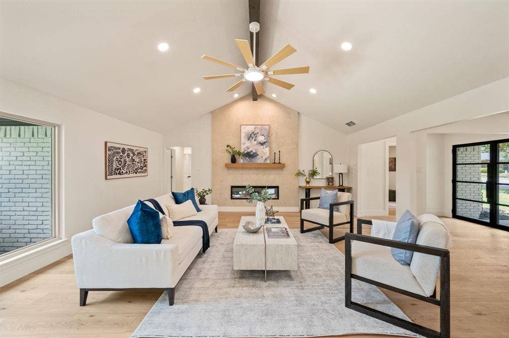 6728 Saint Anne Street, Dallas, TX 75248 6728 Saint Anne Street, Dallas, TX 75248