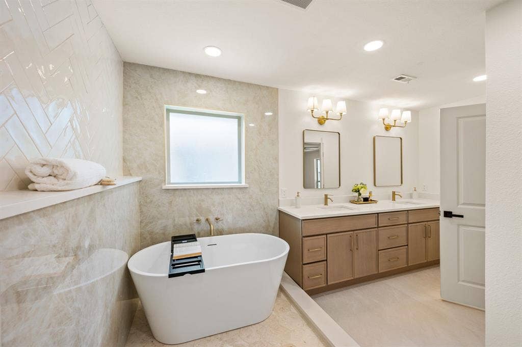 6728 Saint Anne Street, Dallas, TX 75248 6728 Saint Anne Street, Dallas, TX 75248