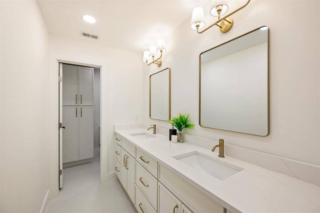 6728 Saint Anne Street, Dallas, TX 75248 6728 Saint Anne Street, Dallas, TX 75248