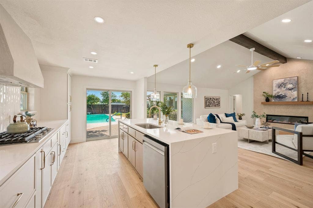 6728 Saint Anne Street, Dallas, TX 75248 6728 Saint Anne Street, Dallas, TX 75248
