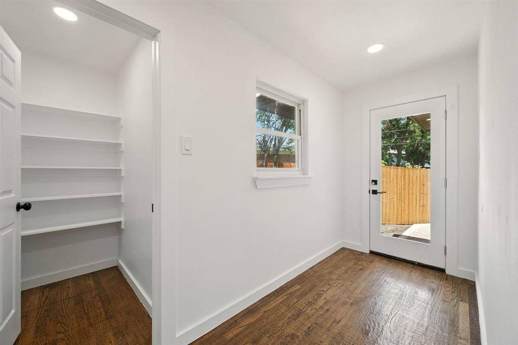 9916 Cloister Drive, Dallas, TX 75228 9916 Cloister Drive, Dallas, TX 75228