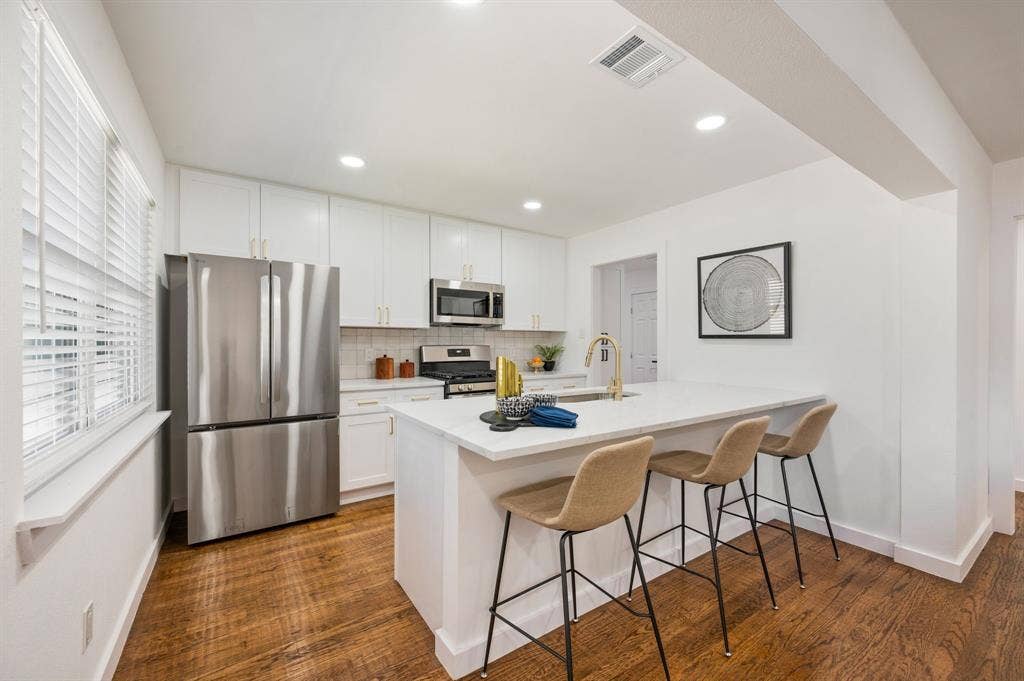 9916 Cloister Drive, Dallas, TX 75228 9916 Cloister Drive, Dallas, TX 75228