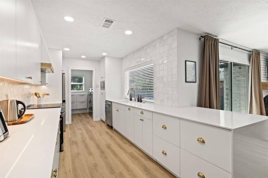 9306 Rolling Rock Lane, Dallas, TX 75238 9306 Rolling Rock Lane, Dallas, TX 75238