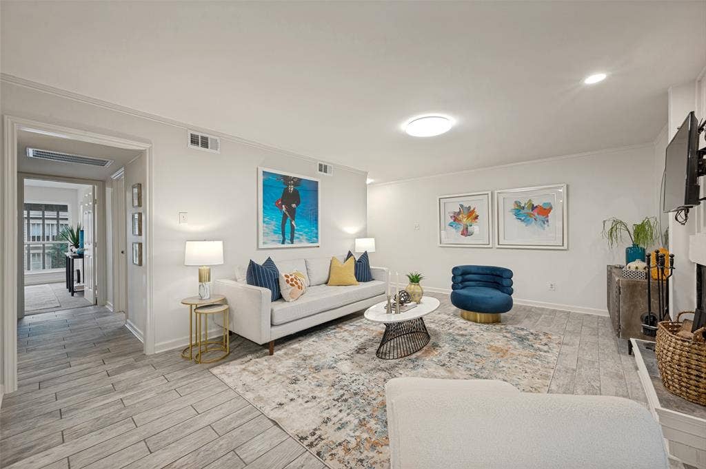 5140 Amesbury Drive, #212, Dallas, TX 75206 Updated at The Arrangement Condos