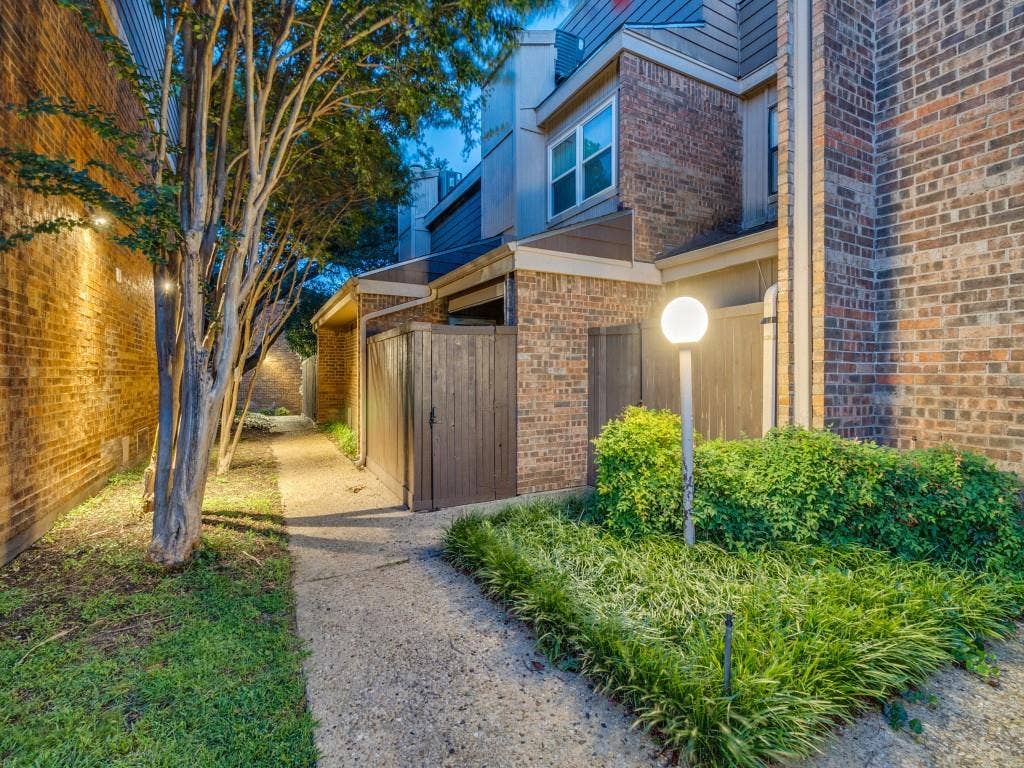 5140 Amesbury Drive, #212, Dallas, TX 75206 5140 Amesbury Drive, #212, Dallas, TX 75206