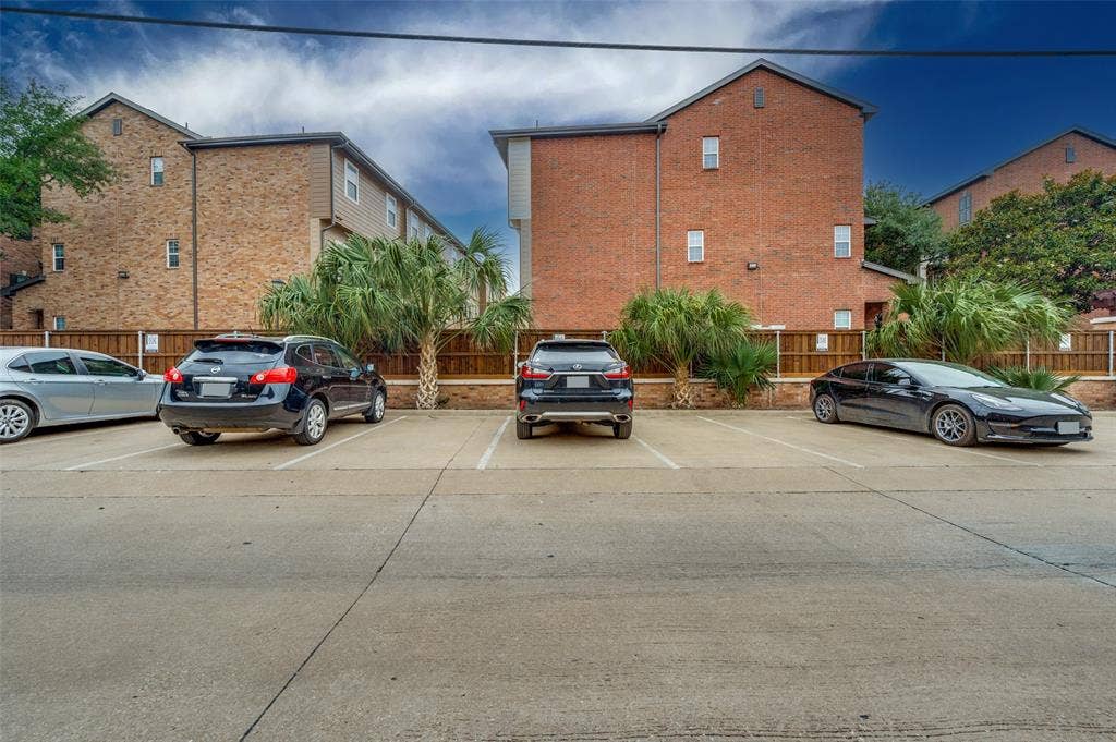 5140 Amesbury Drive, #212, Dallas, TX 75206 Guest Parking at The Arrangement Condos
