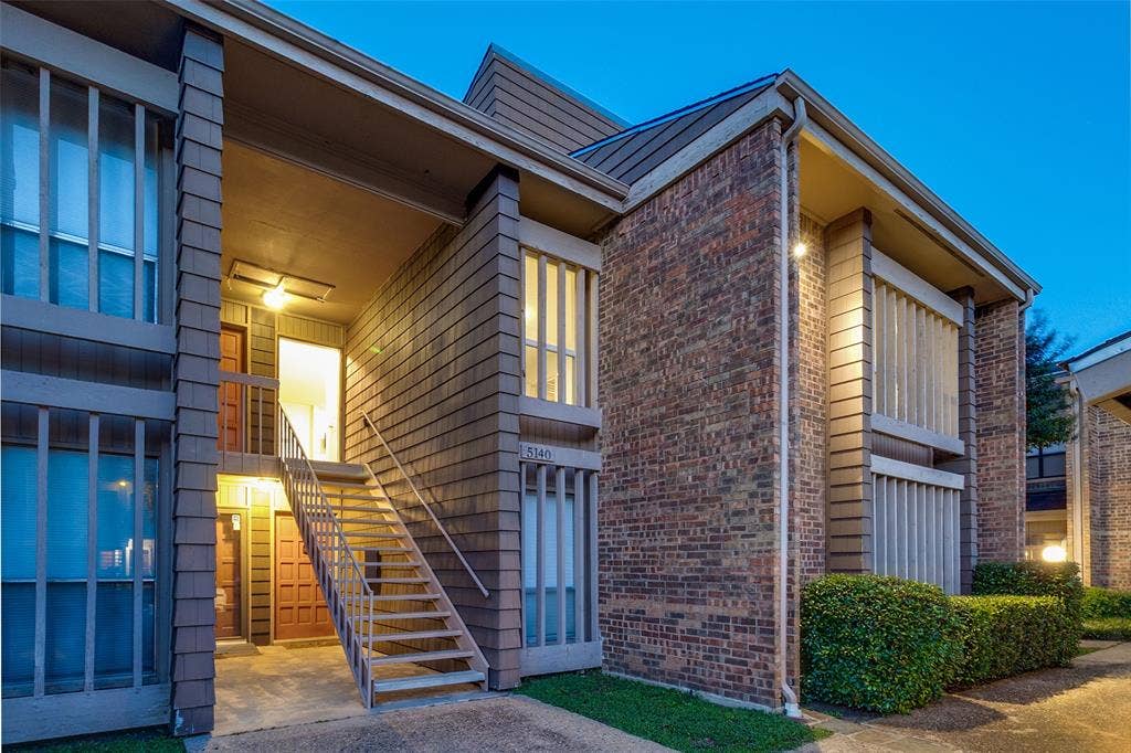 5140 Amesbury Drive, #212, Dallas, TX 75206 Welcome to 212c