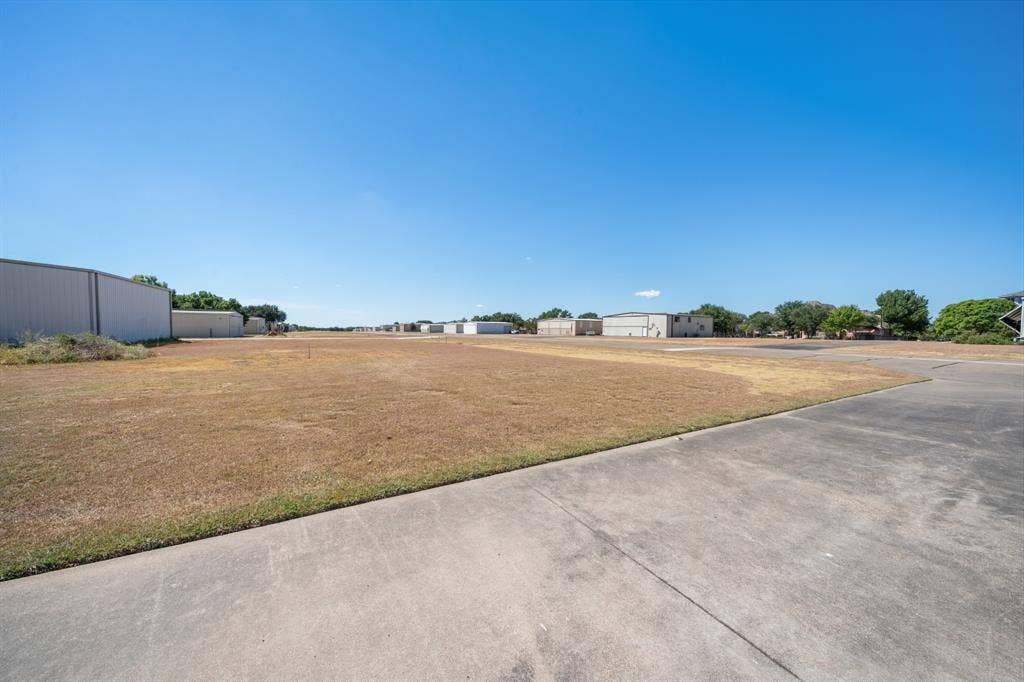 2941 N Mockingbird Lane, Midlothian, TX 76065