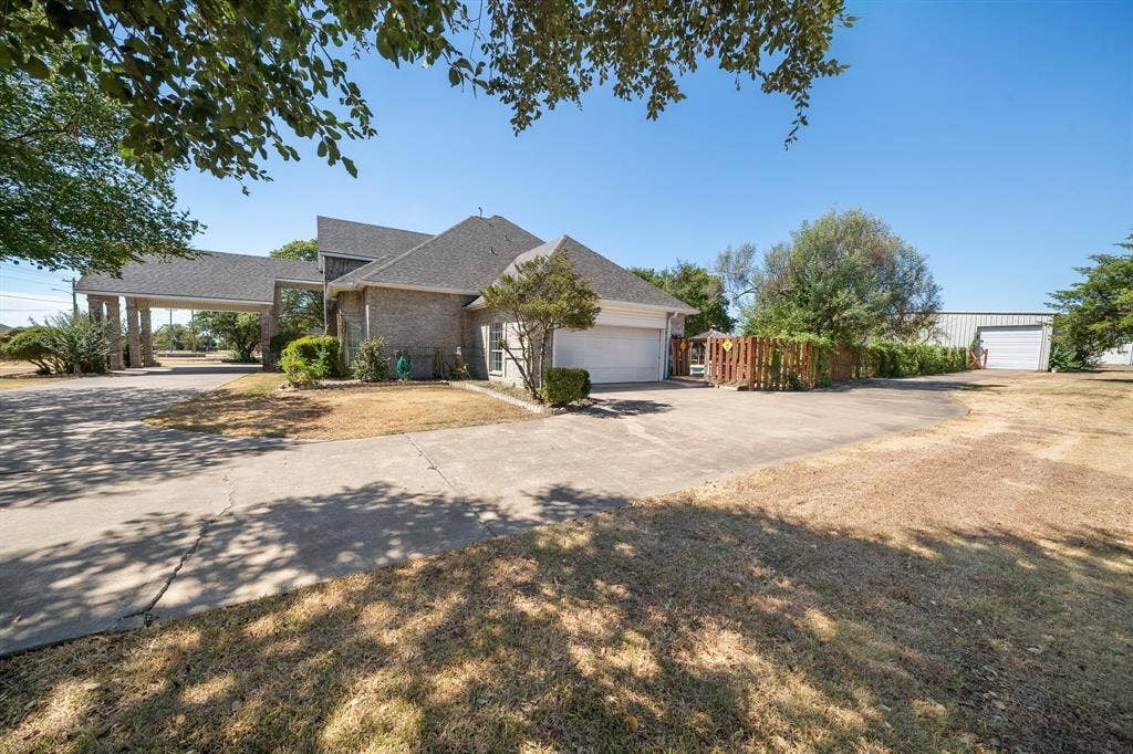 2941 N Mockingbird Lane, Midlothian, TX 76065